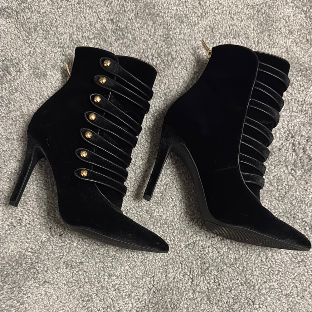 GUESS Elegant Black Stiletto Ankle Boots